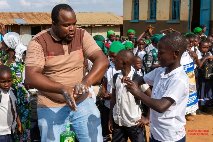 Ituri : l’INSP en première ligne contre Ebola dans les écoles de Bunia